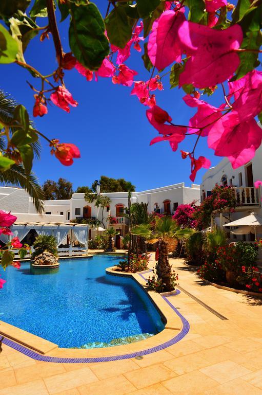 Polikandia Hotel Folegandros Town Exterior photo
