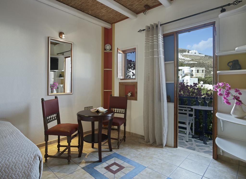 Polikandia Hotel Folegandros Town Exterior photo